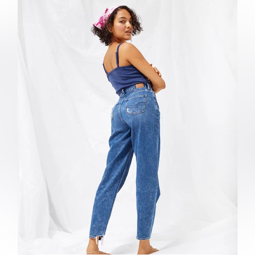 AE Relaxed Mom Jean